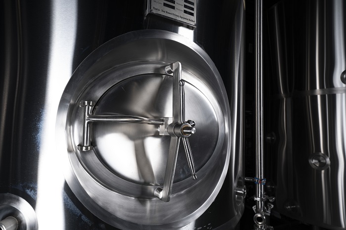 錐形罐的溫度控制如何影響啤酒的發酵周期和風味？