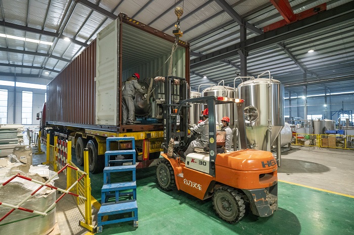 山東天泰<a href=http://m.zgvsh.cn/ target=_blank class=infotextkey>啤酒設備</a>